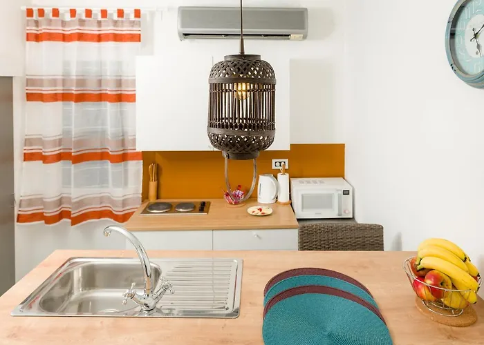 Sesula Apartment Split