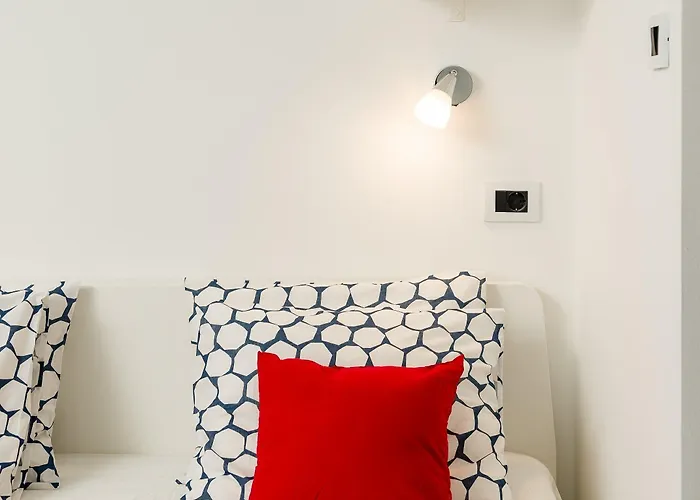 Sesula Apartment Split